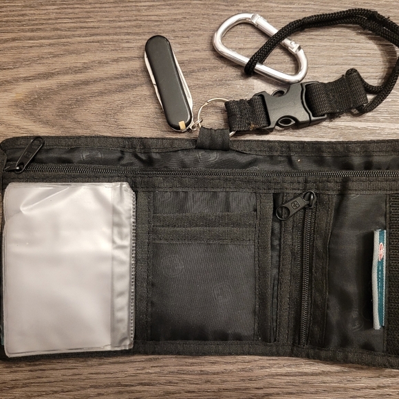 Swissgear travel wallet black with swiss tools for free - Picture 2 of 6